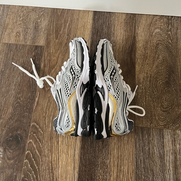 BIG KIDS' SAUCONY OMNI 9 CASUAL SHOES SIZE 3 - Picture 11 of 12